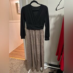 Women’s Black and Cheetah Print V Neck Long Sleeve Maxi dress size small